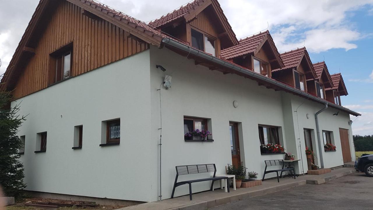 Na Samote U Lesa -Rasovna Apartment Msecke Zehrovice Exterior photo